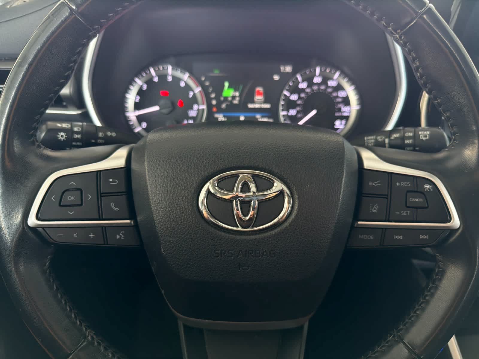 Used 2023 Toyota Highlander XLE FWD image 25