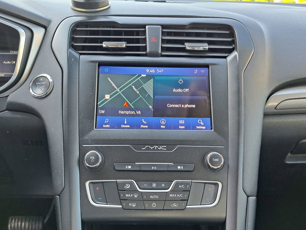 Used 2020 Ford Fusion SE w/ Equipment Group 151A FWD image 10