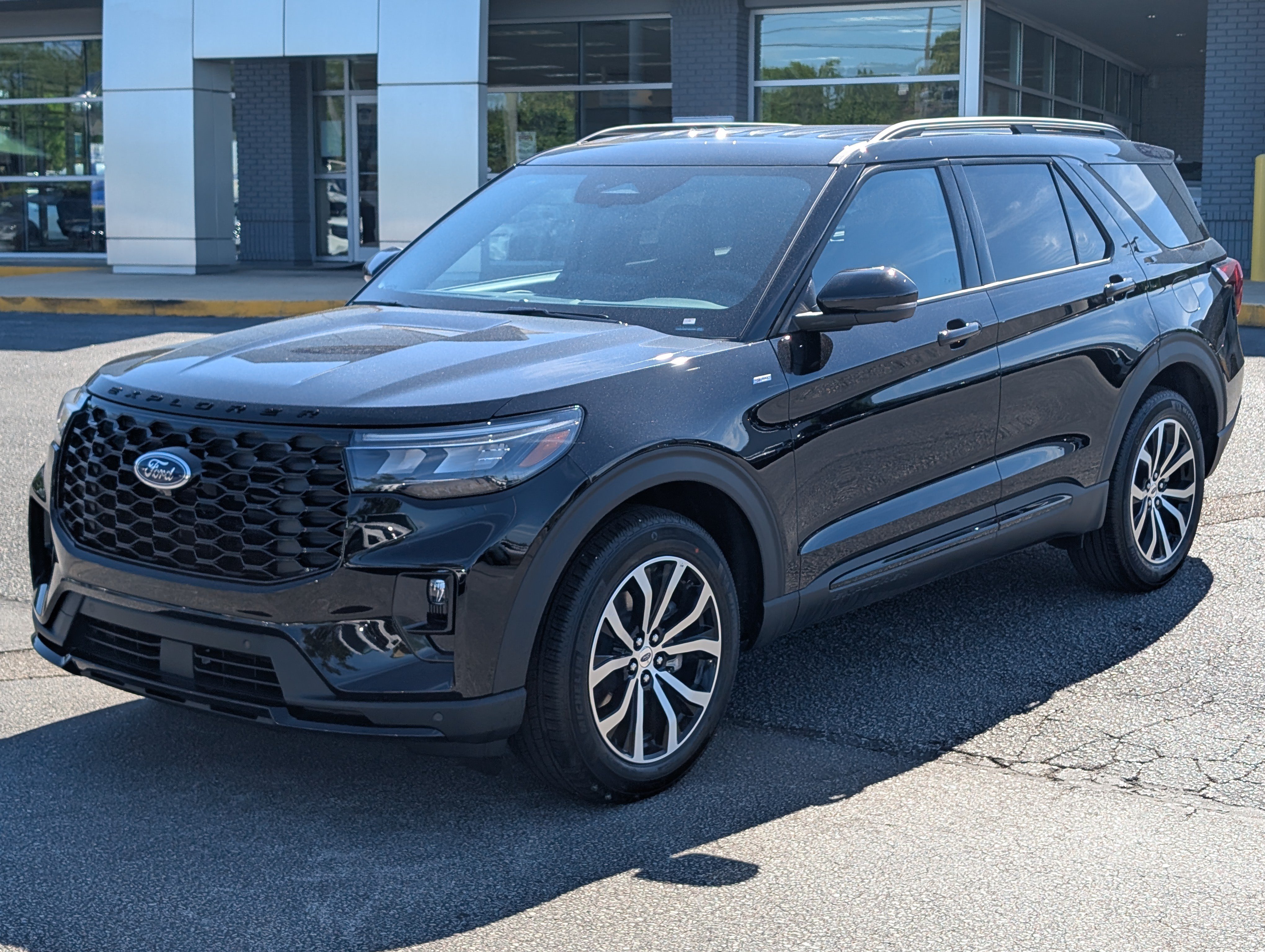 New 2026 Ford Explorer ST-Line RWD image 2