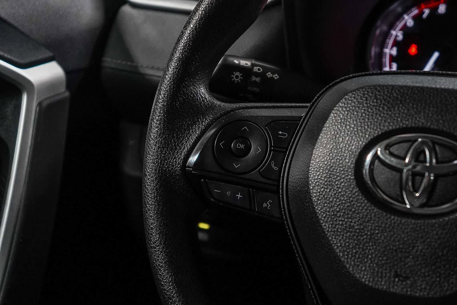 Certified 2025 Toyota RAV4 XLE FWD image 17