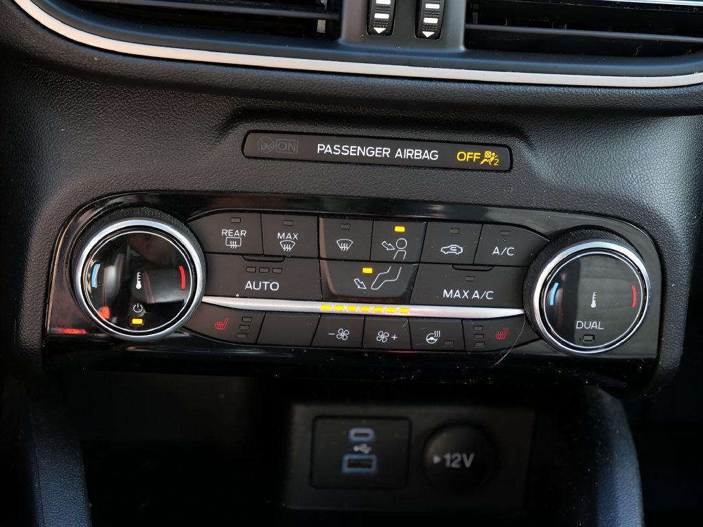 Used 2022 Ford Escape SEL w/ SEL Stealth AWD Package image 22