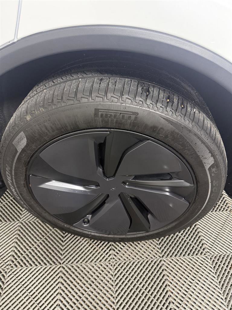 Used 2026 Tesla Model Y AWD image 13