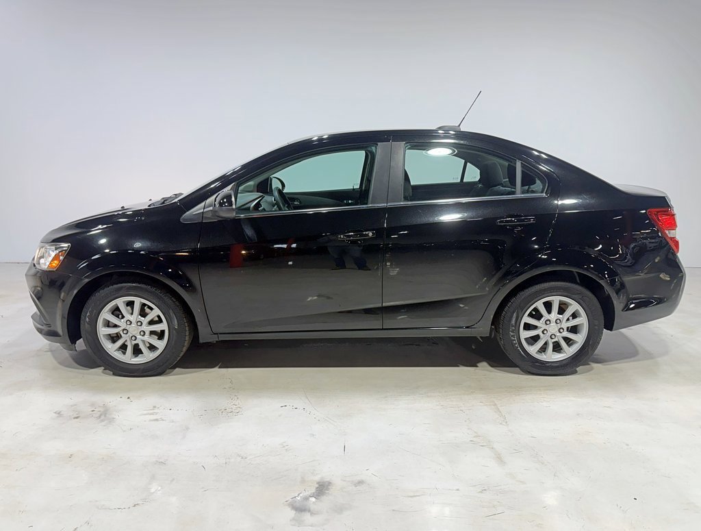 Used 2018 Chevrolet Sonic LT image 2