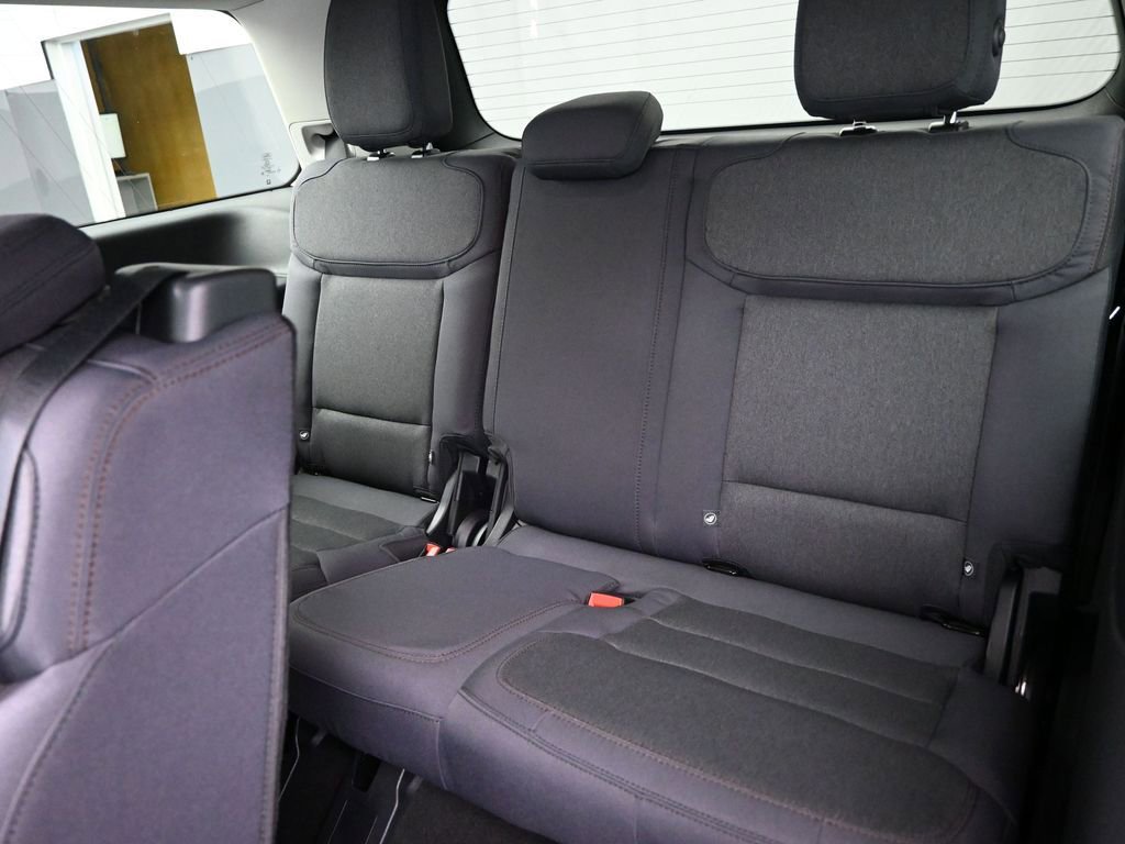 New 2025 Ford Expedition Active image 24