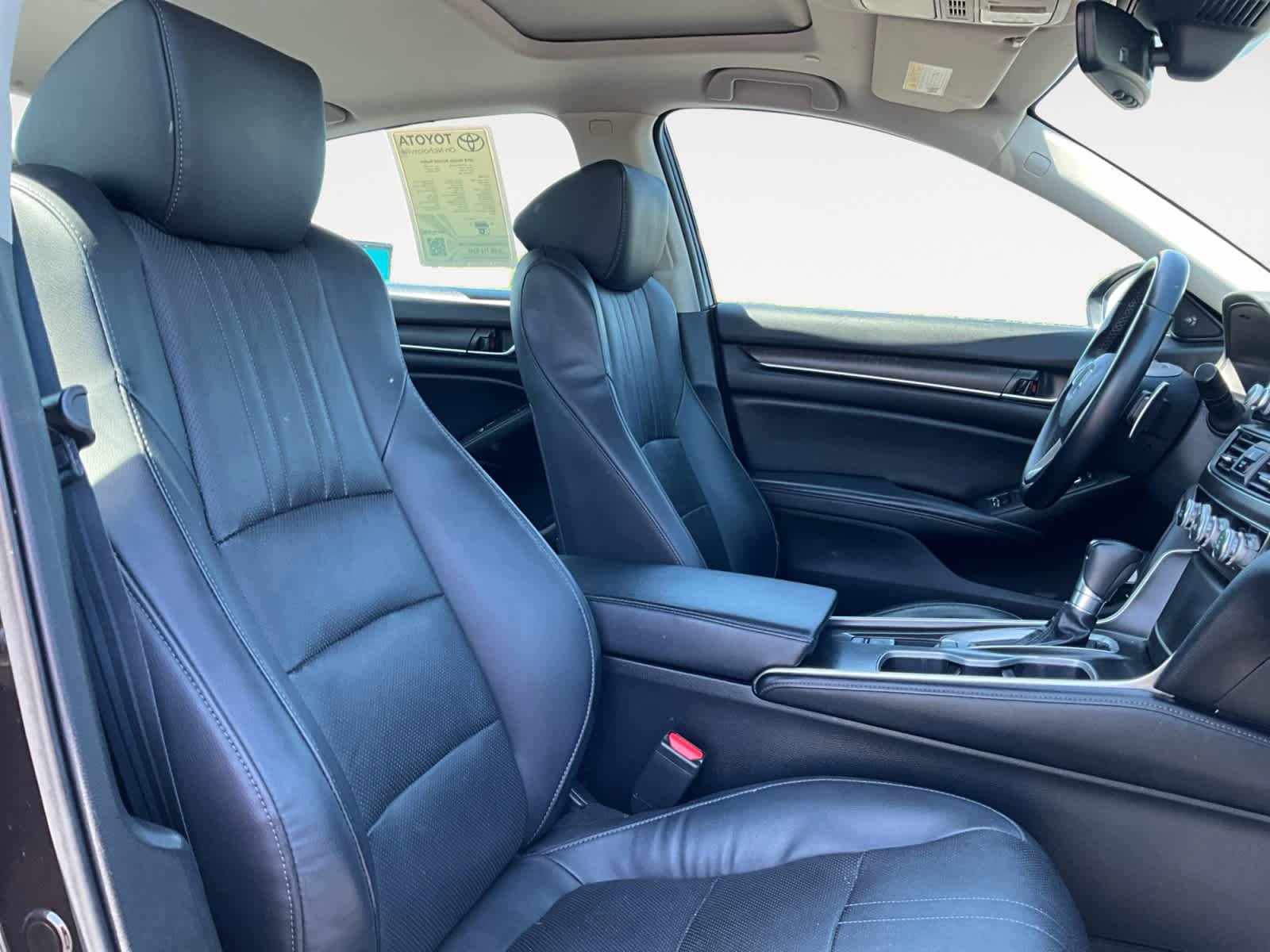 Used 2018 Honda Accord Touring image 16