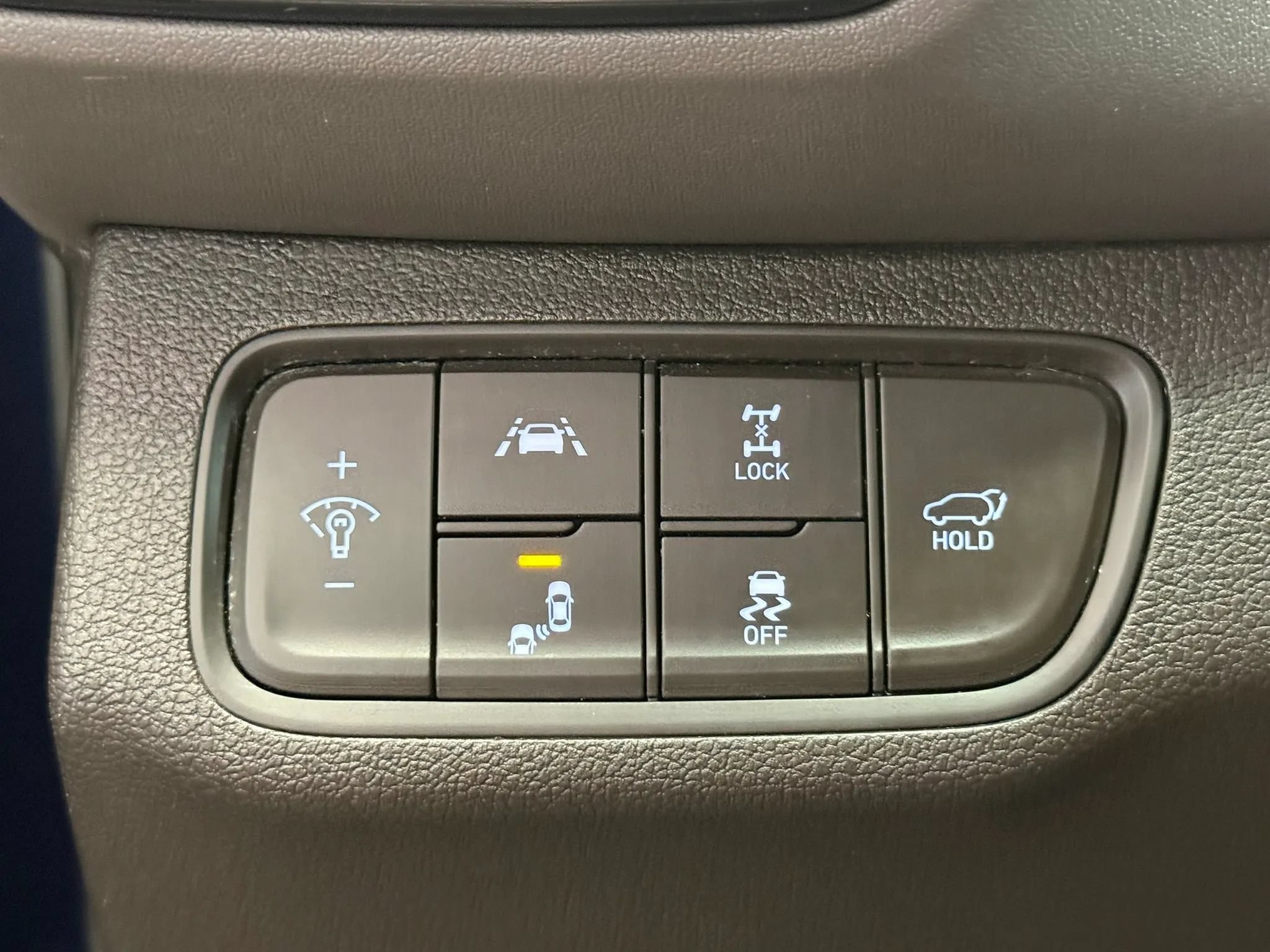 Used 2019 Hyundai Santa Fe AWD w/ Cargo Package image 23