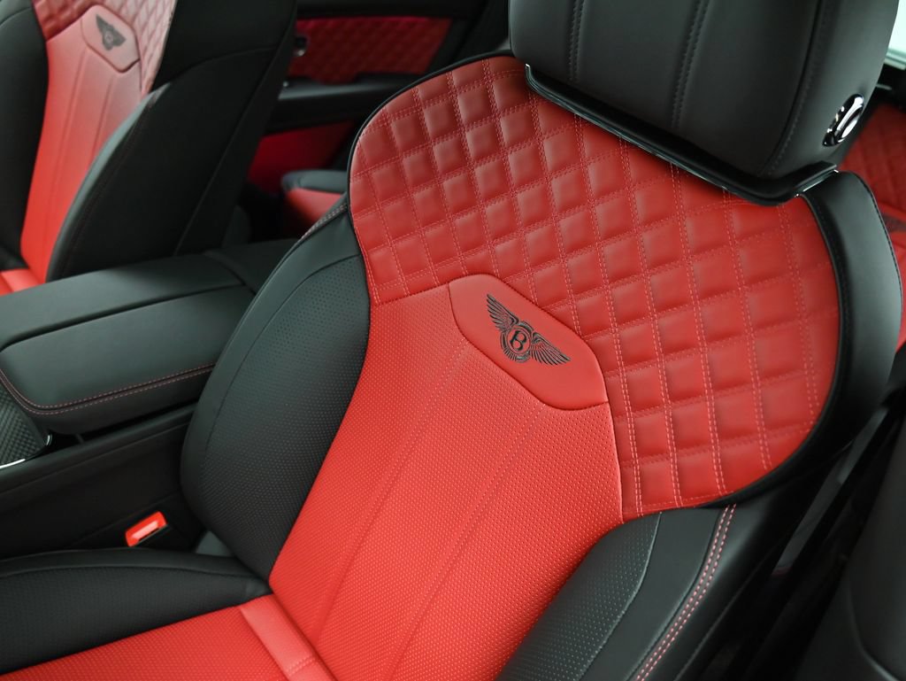 Used 2022 Bentley Bentayga AWD/4WD image 14