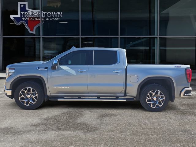 New 2025 GMC Sierra 1500 SLT image 2