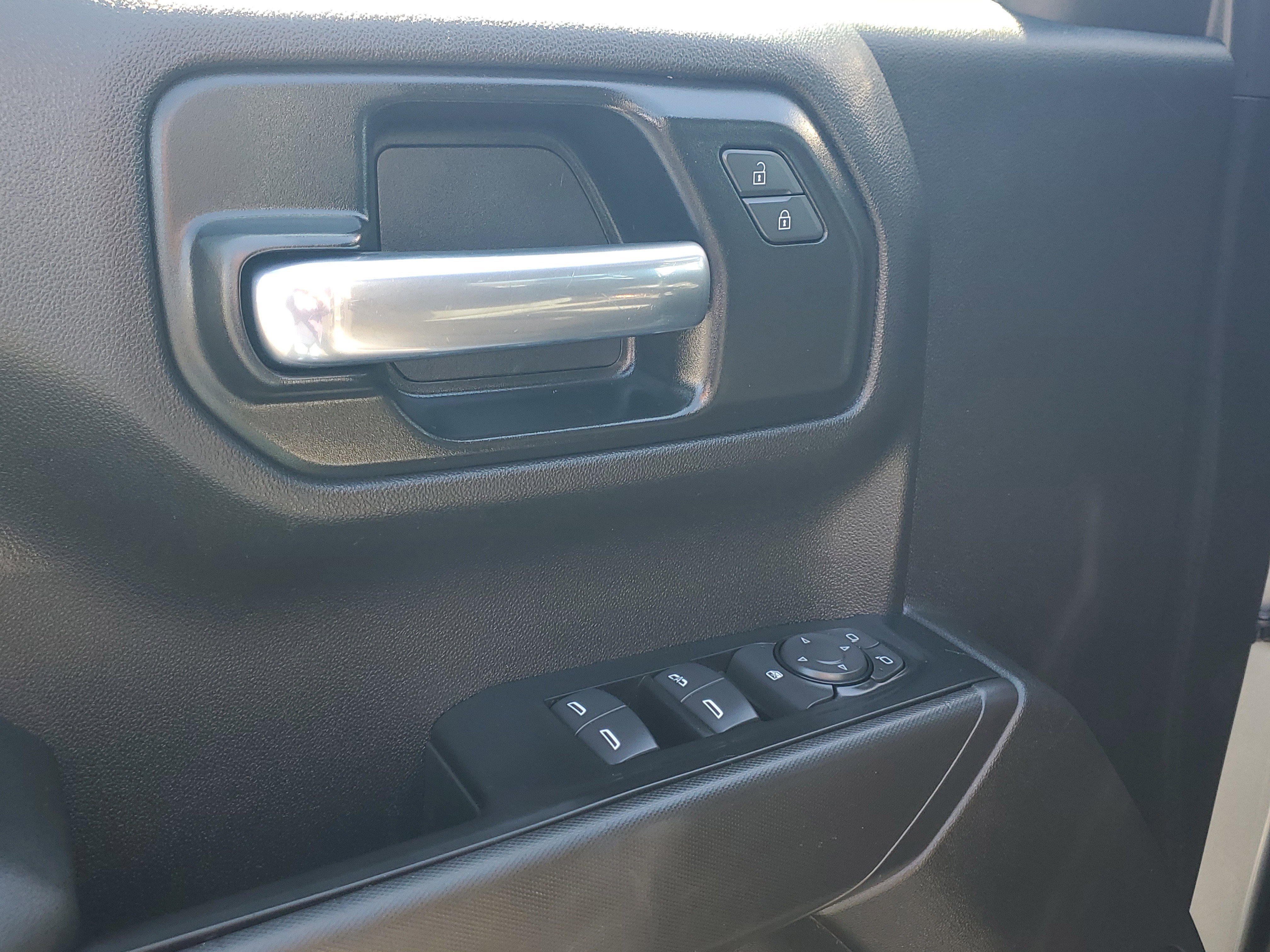 Used 2020 Chevrolet Silverado 1500 Custom w/ Custom Value Package image 19