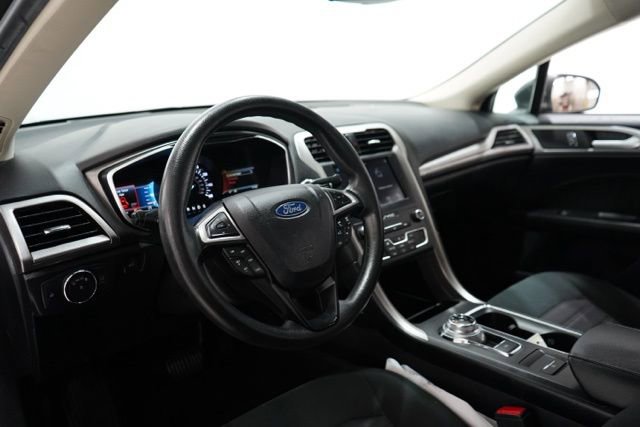 Used 2019 Ford Fusion SE image 14