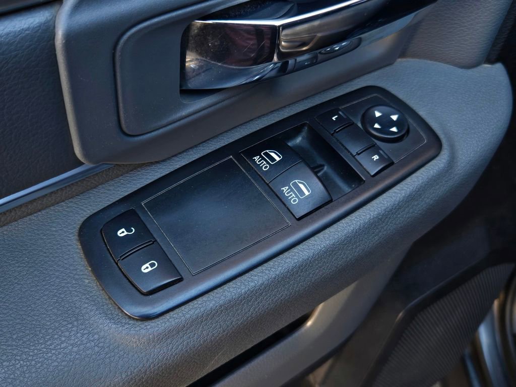 Used 2018 RAM 1500 Express image 12