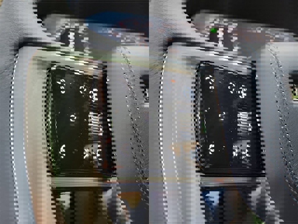 New 2024 Land Rover Range Rover SV image 15