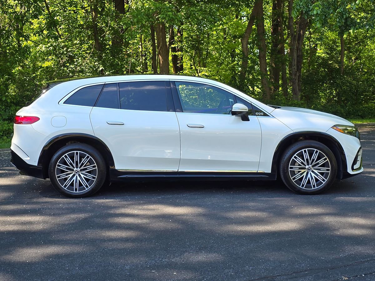Used 2023 Mercedes-Benz EQS 580 4MATIC SUV w/ Pinnacle Trim Package image 7