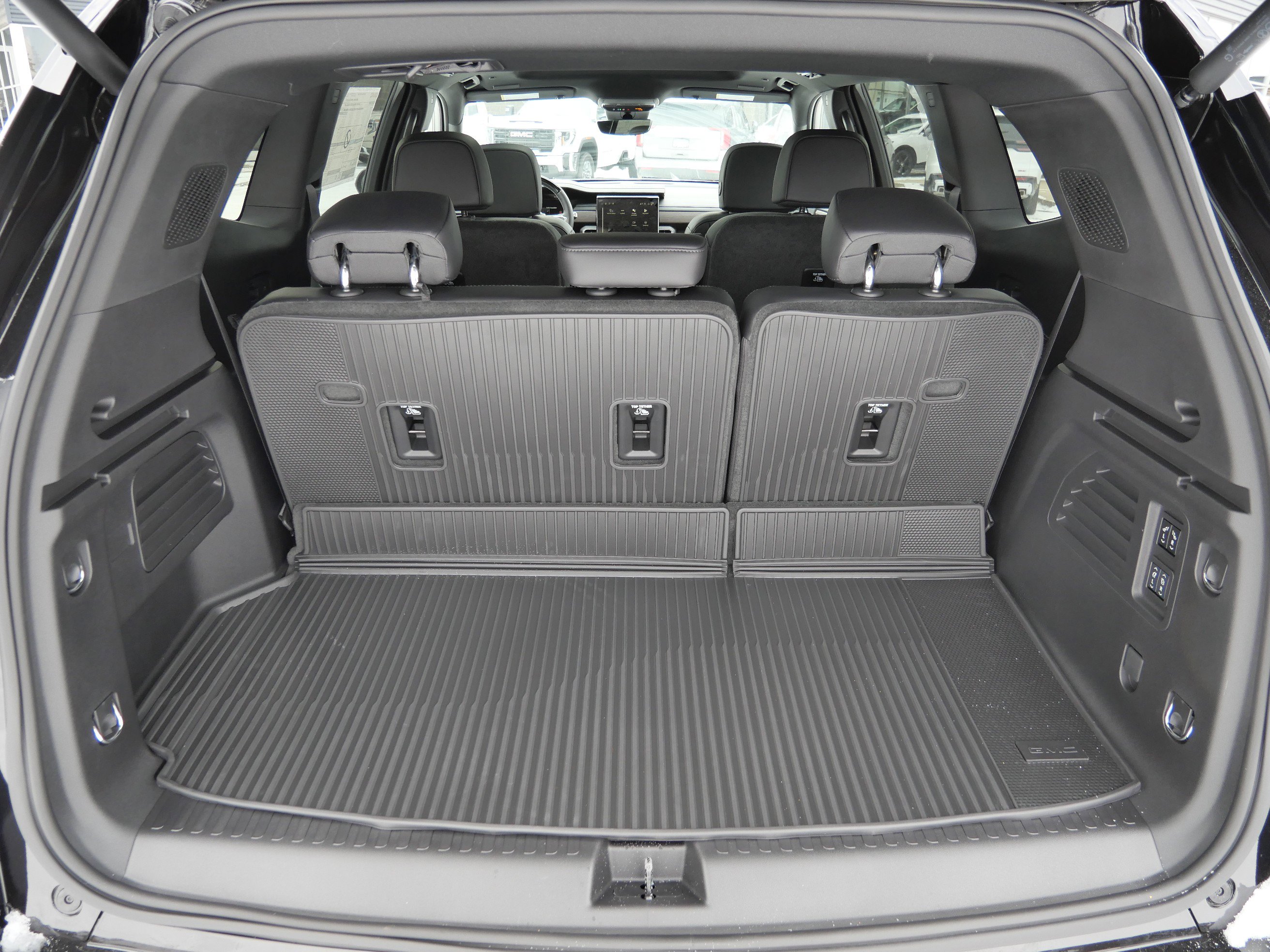 New 2026 GMC Acadia Denali image 5