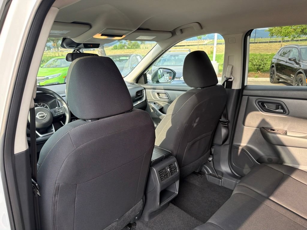 Used 2024 Nissan Rogue S AWD/4WD image 19