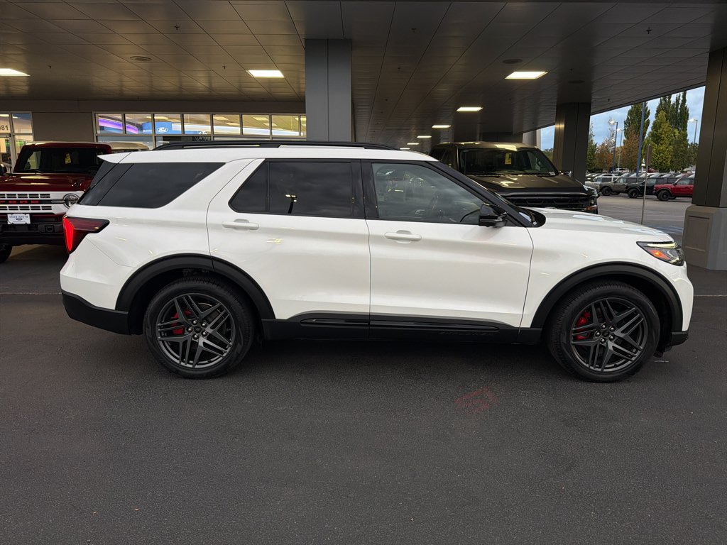 Certified 2025 Ford Explorer ST AWD/4WD image 7