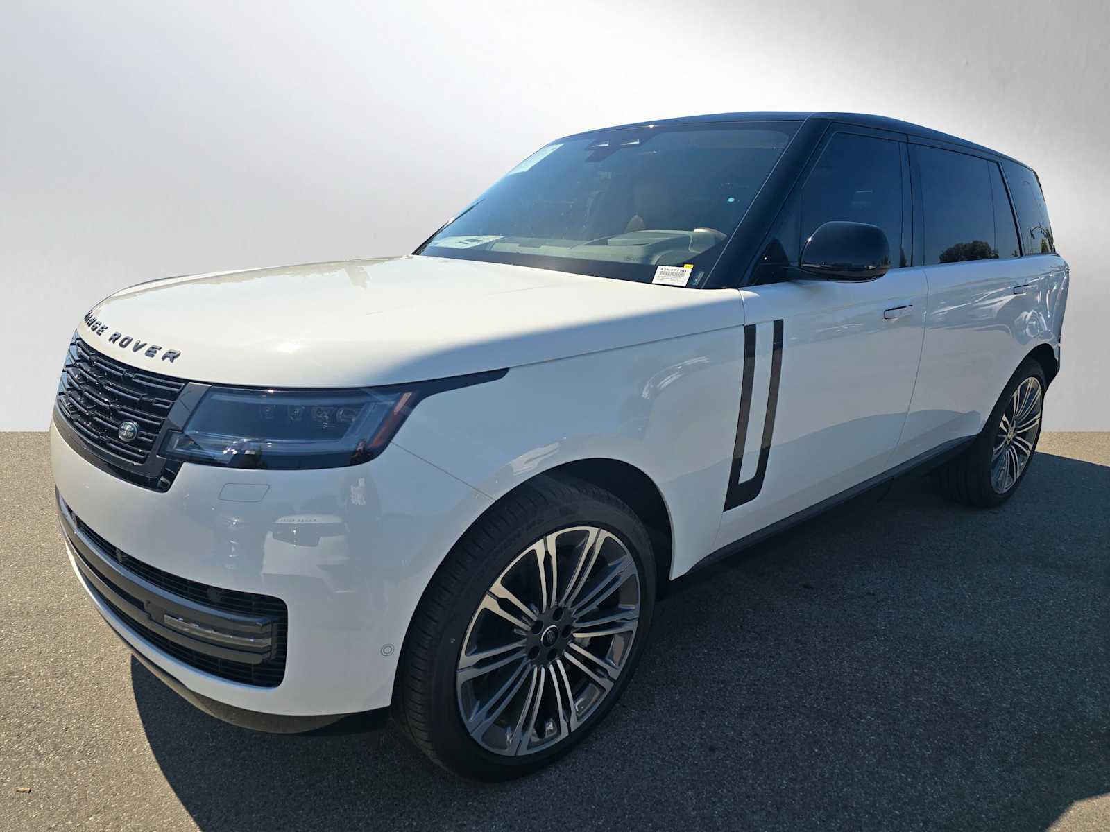 New 2025 Land Rover Range Rover Long Wheelbase SE image 7