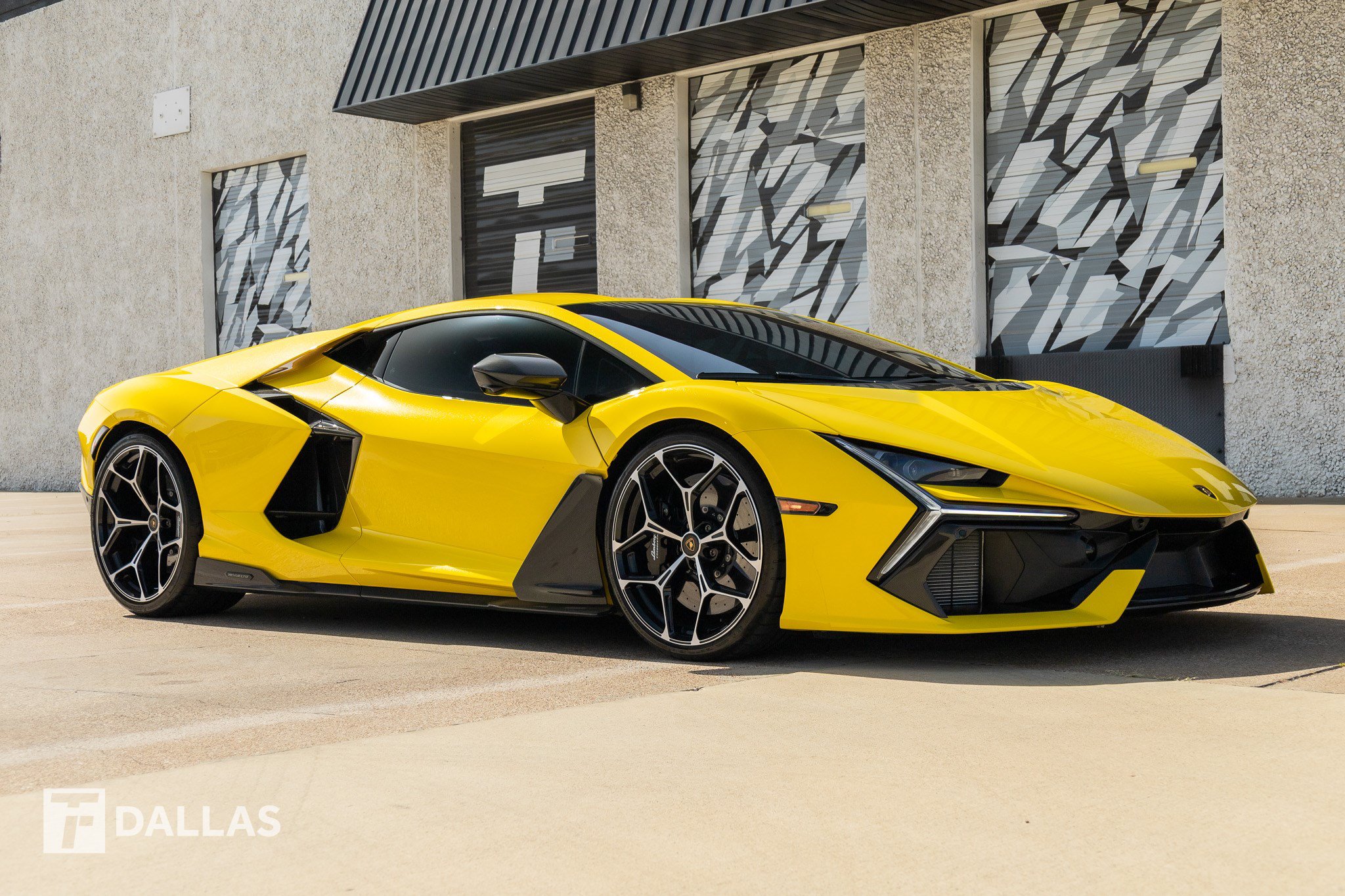 Used 2024 Lamborghini Revuelto AWD/4WD image 18