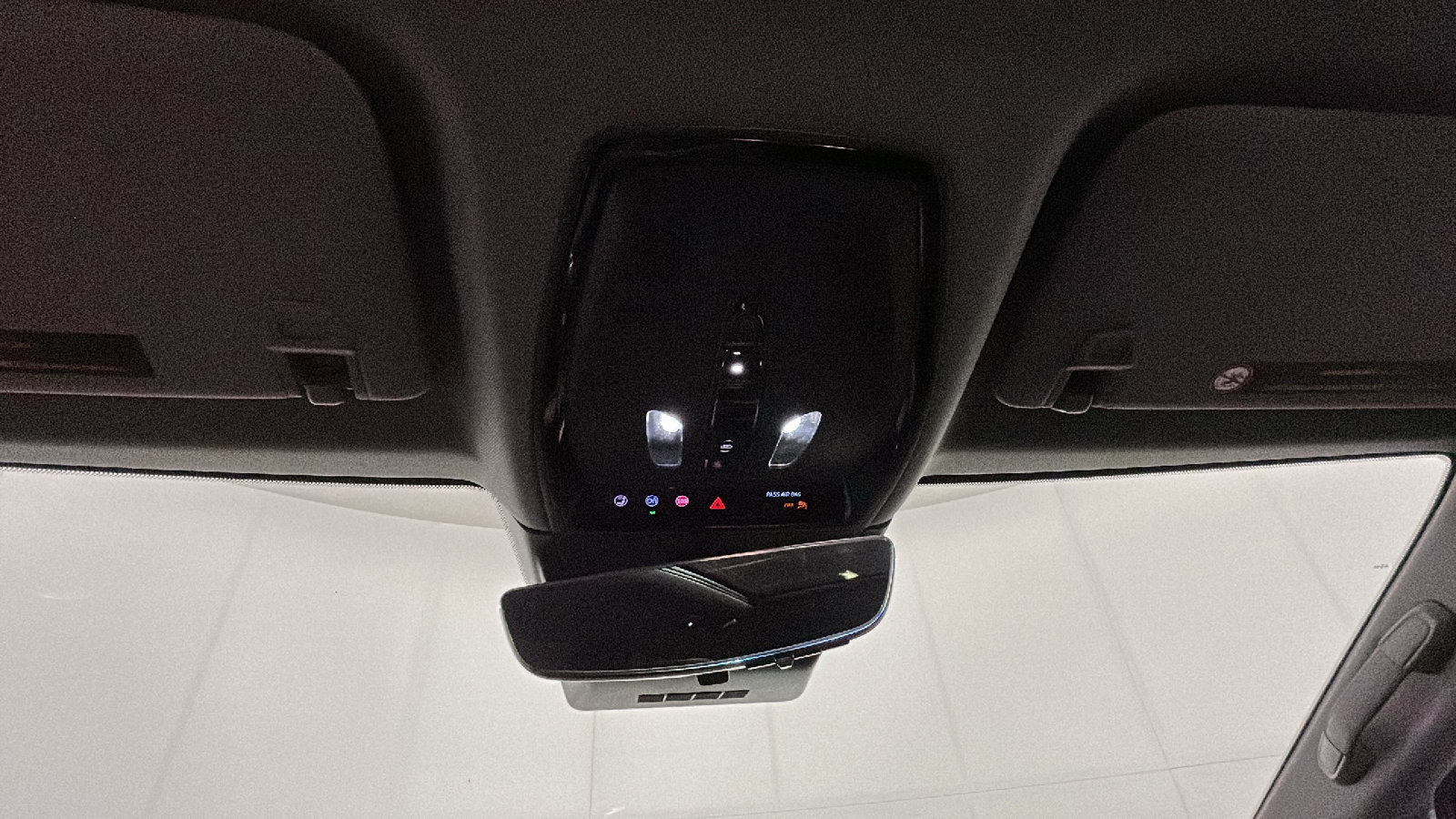 Used 2025 Cadillac Optiq Luxury 2 w/ LPO, Floor Liner Package AWD/4WD image 32