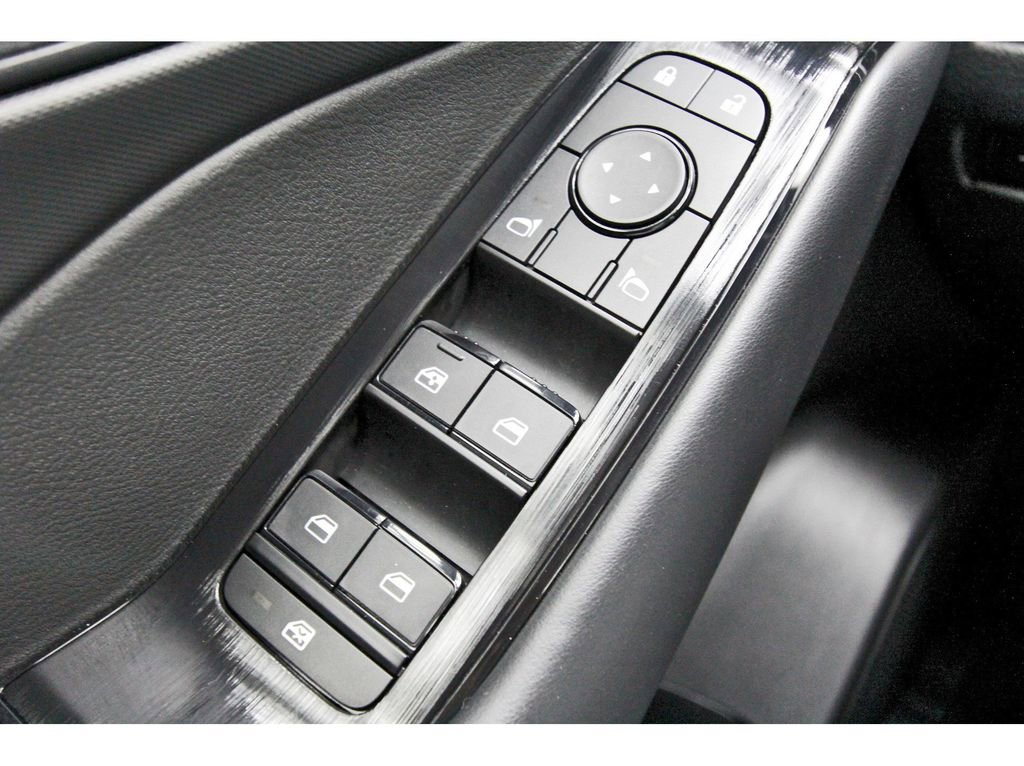 Used 2024 Nissan Rogue S image 19