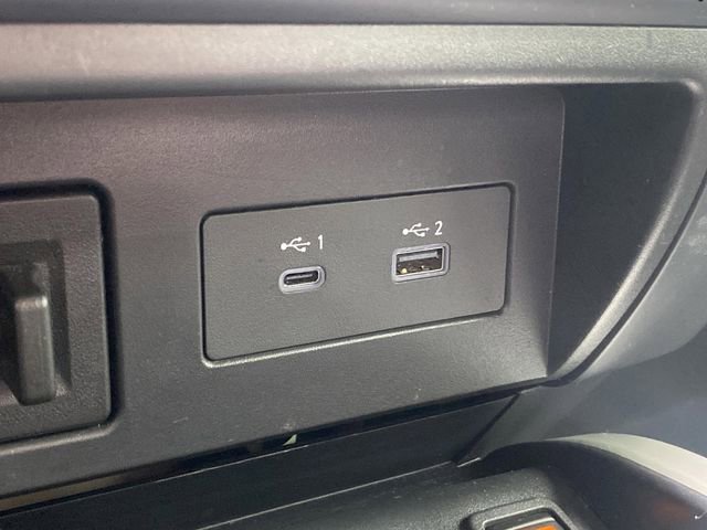 Used 2024 Nissan Titan SV w/ SV Convenience Package image 22