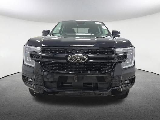Used 2025 Ford Ranger Lariat w/ FX4 Off-Road Package AWD/4WD image 2