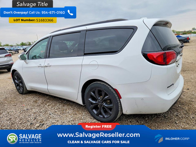 Used 2018 Chrysler Pacifica Limited w/ Advanced Safetytec Group FWD image 3