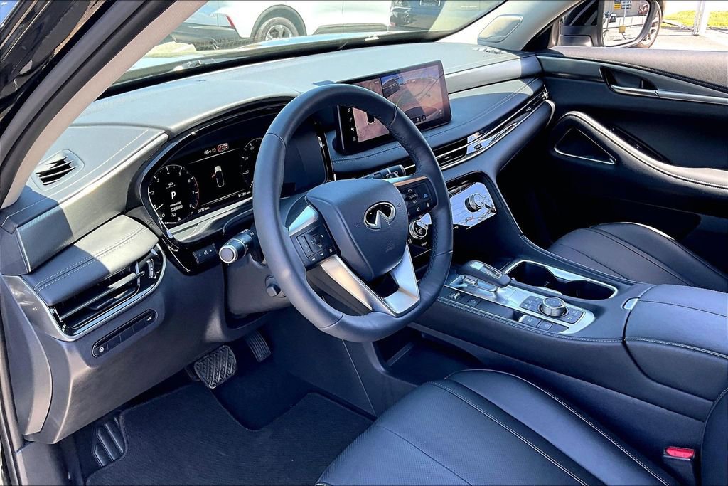 Certified 2026 INFINITI QX60 Luxe w/ Cargo Package FWD image 18