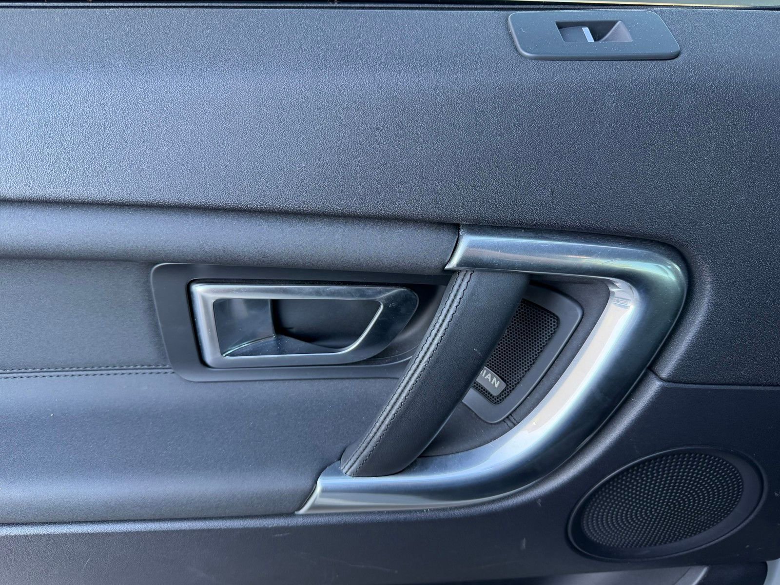 Used 2019 Land Rover Discovery Sport HSE image 27