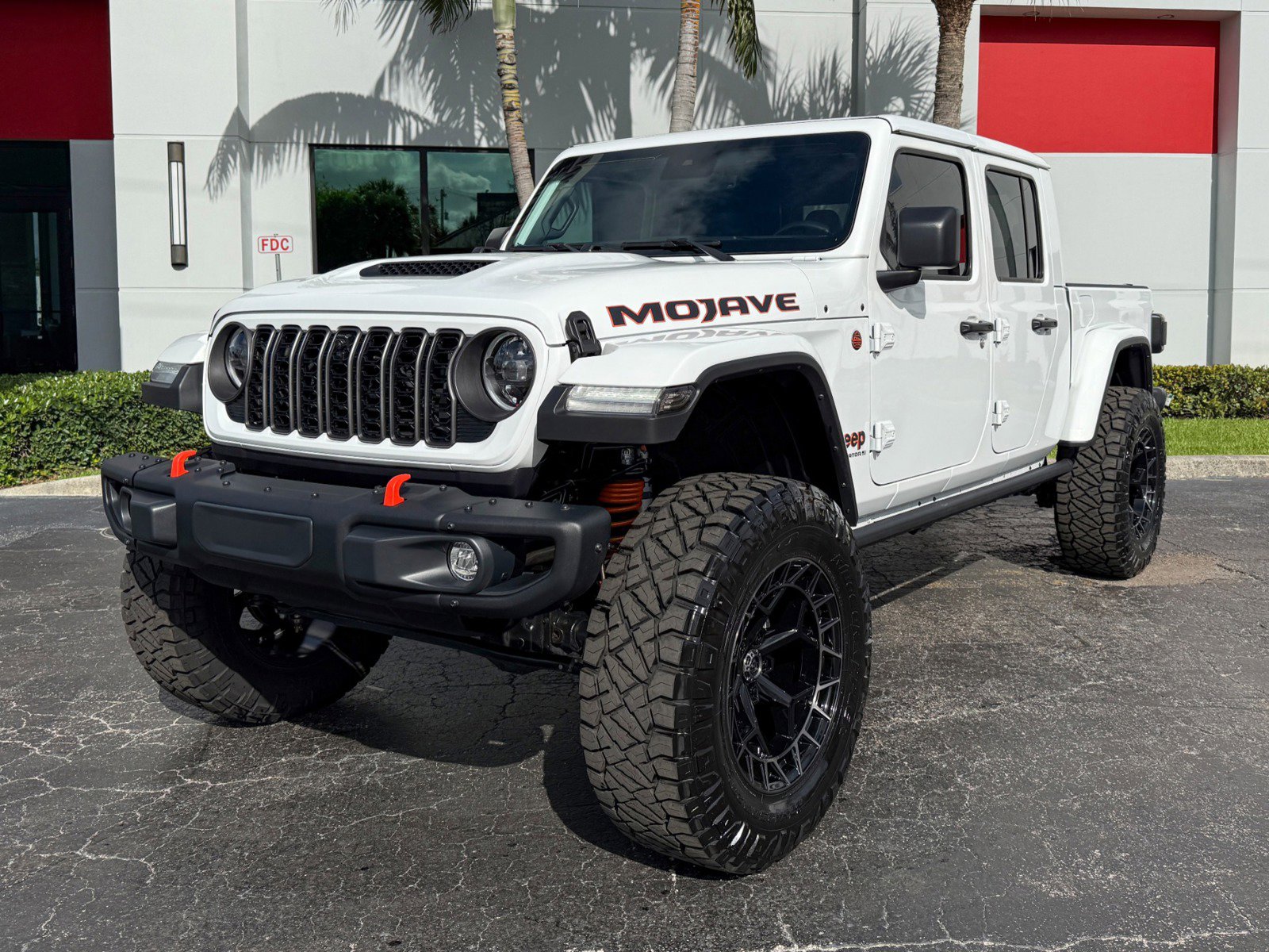 Used 2024 Jeep Gladiator Mojave AWD/4WD image 9