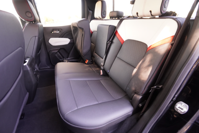 Used 2024 GMC Canyon AT4X AWD/4WD image 27