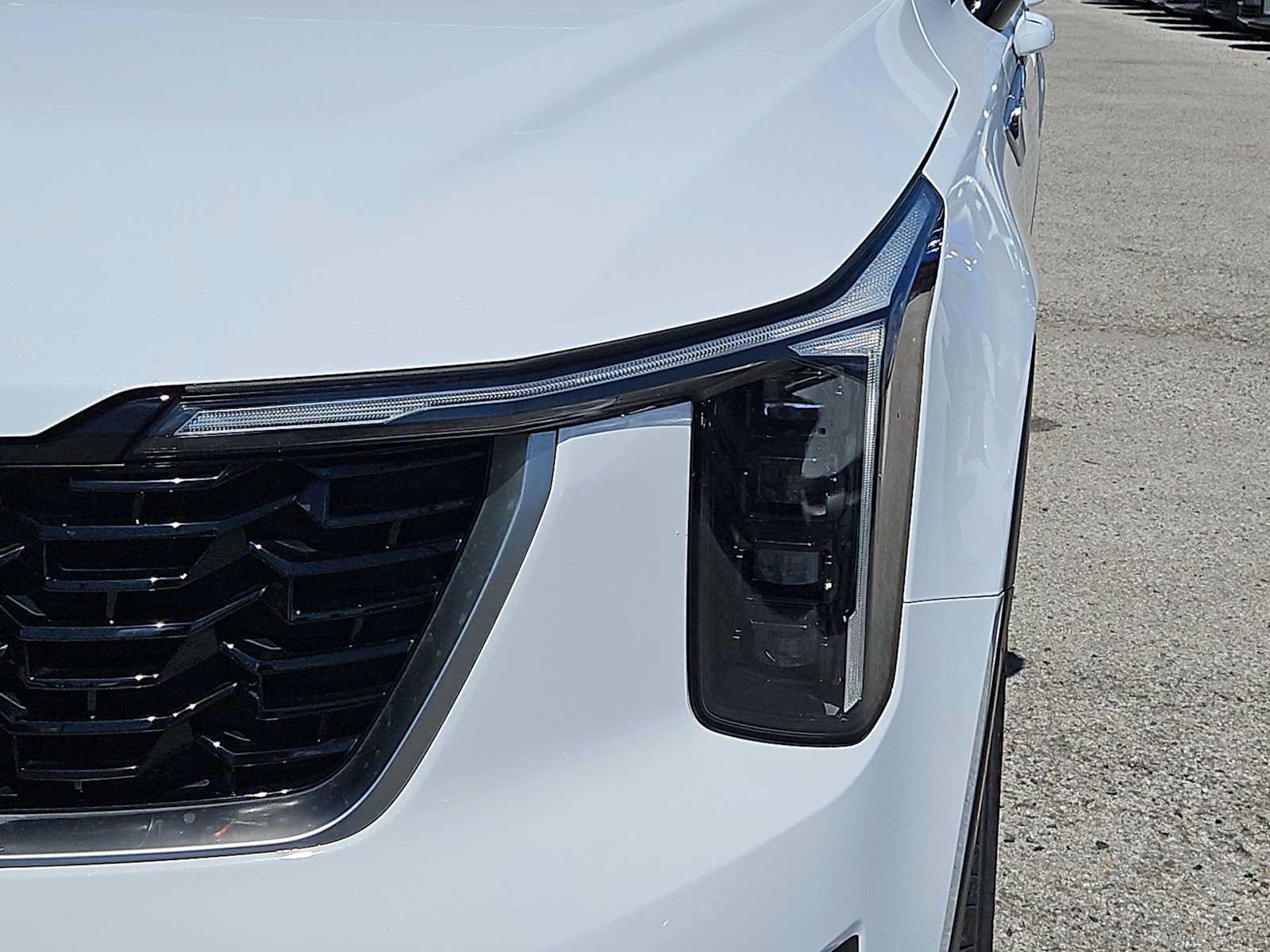 Certified 2025 Kia Sorento S FWD image 11