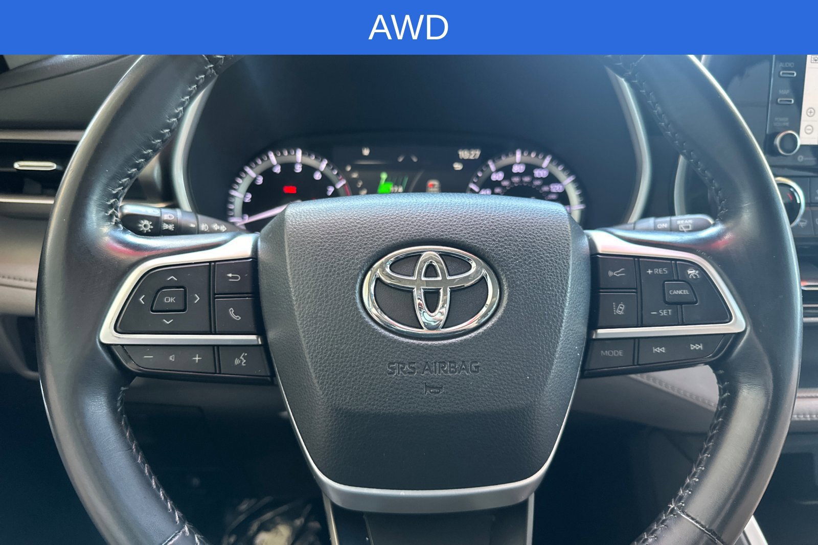 Used 2022 Toyota Highlander XLE AWD/4WD image 27
