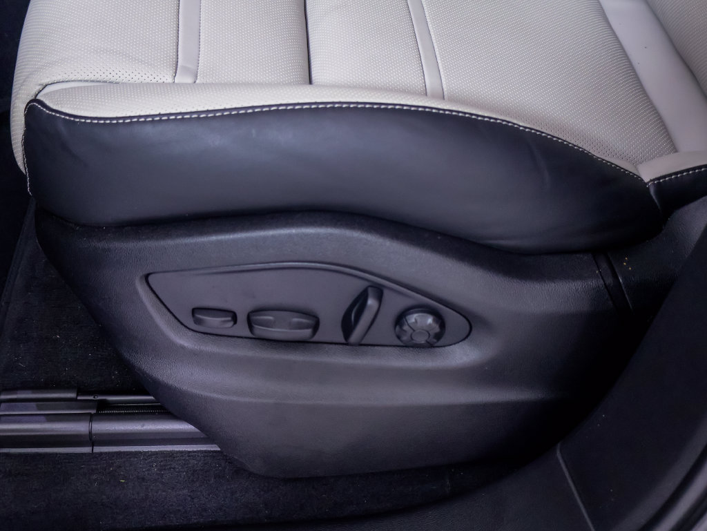 Certified 2026 Porsche Cayenne S AWD/4WD image 12