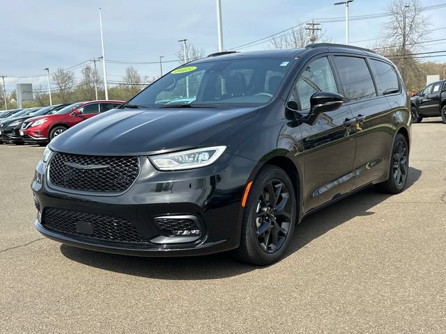 Used 2025 Chrysler Pacifica Limited FWD image 5