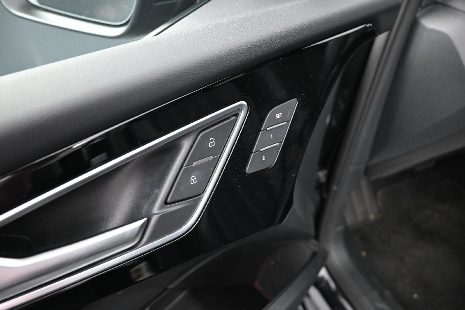 Certified 2023 Audi Q4 e-tron Premium Plus w/ Premium Plus AWD/4WD image 6
