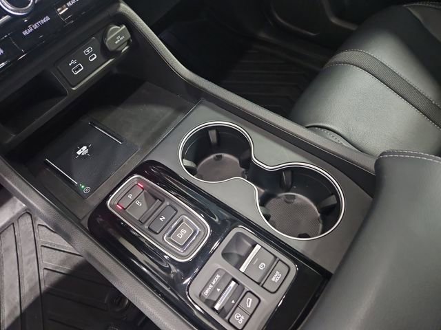 Certified 2025 Honda Pilot Touring image 22