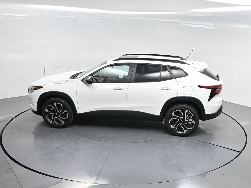 Used 2024 Chevrolet Trax RS w/ Sunroof Package image 52