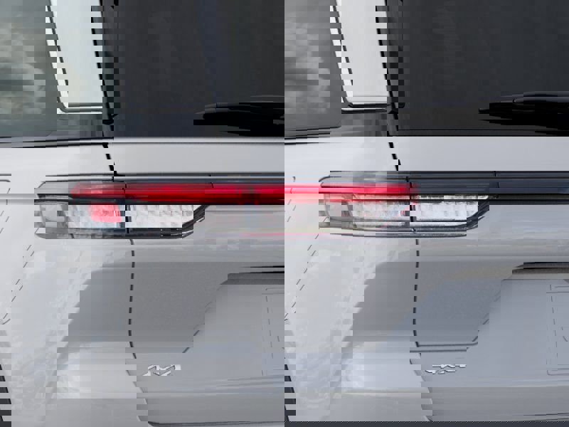 New 2026 Jeep Grand Cherokee Laredo image 9