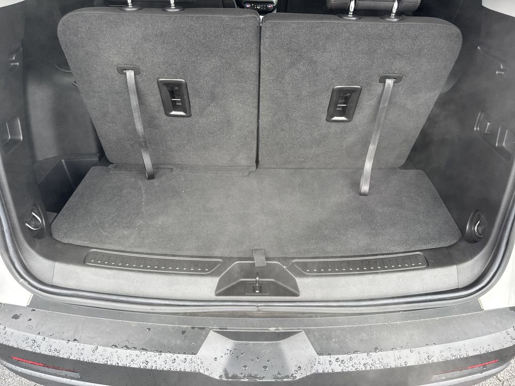 Used 2023 GMC Acadia AT4 image 18