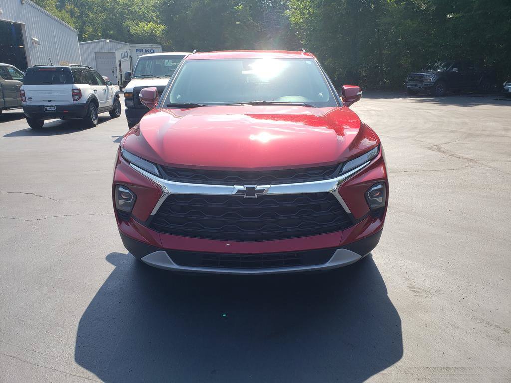 Used 2025 Chevrolet Blazer LT w/ LPO, Floor Liner Package FWD image 2