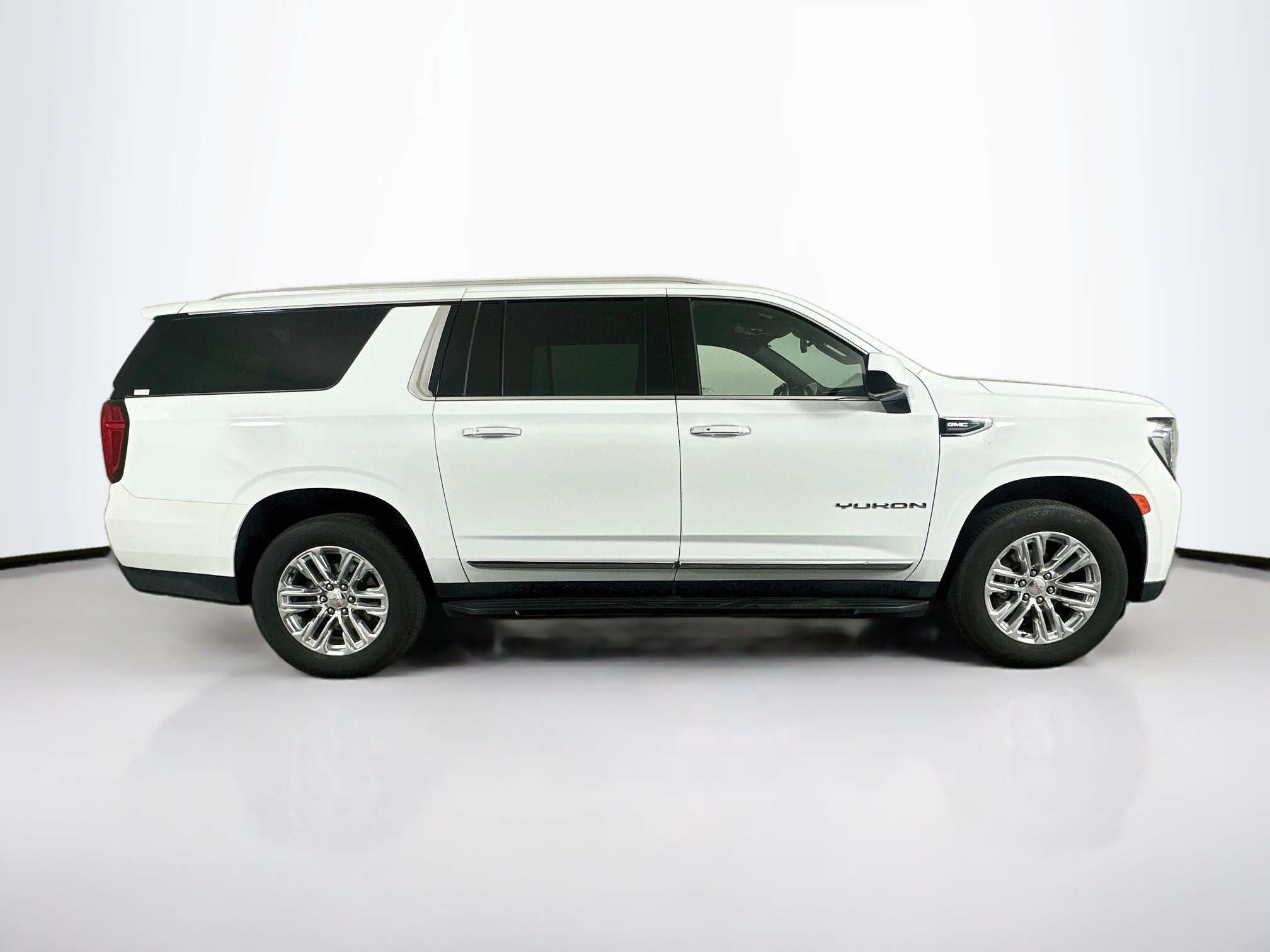 Used 2024 GMC Yukon XL SLT RWD image 10