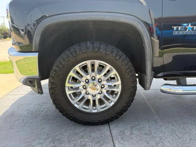 Used 2020 Chevrolet Silverado 2500 LT w/ Texas Edition AWD/4WD image 5