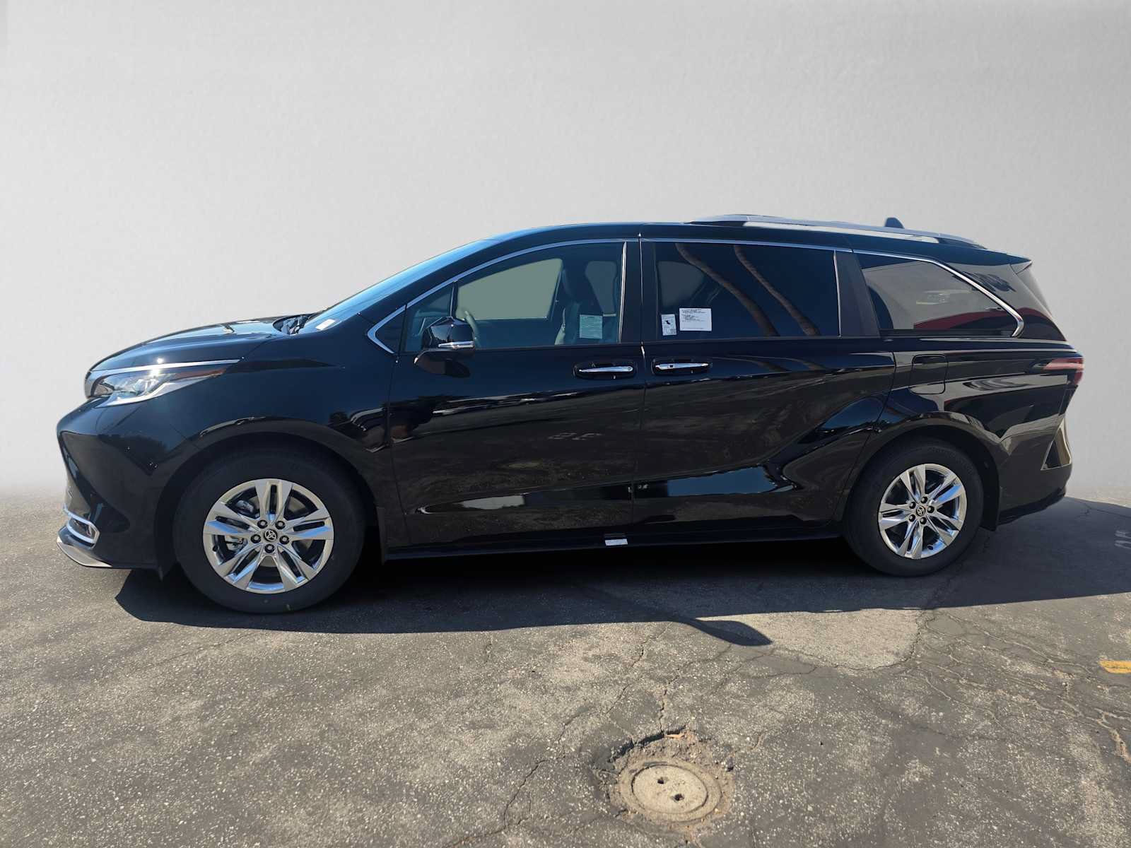 New 2026 Toyota Sienna Limited AWD/4WD image 6