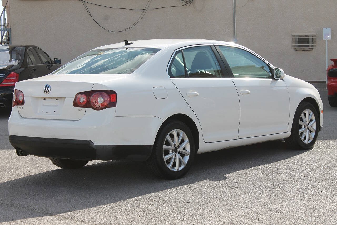 Used 2010 Volkswagen Jetta Limited Edition FWD image 8