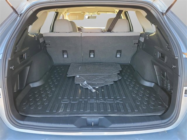 Used 2021 Subaru Outback Premium image 8