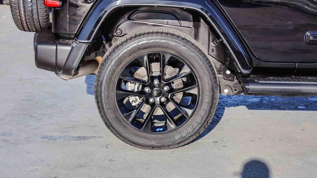 Used 2023 Jeep Wrangler Unlimited Sahara w/ Cold Weather Group image 12