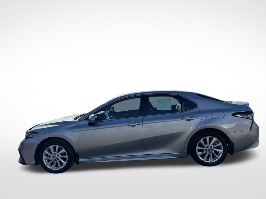 Used 2024 Toyota Camry SE image 8
