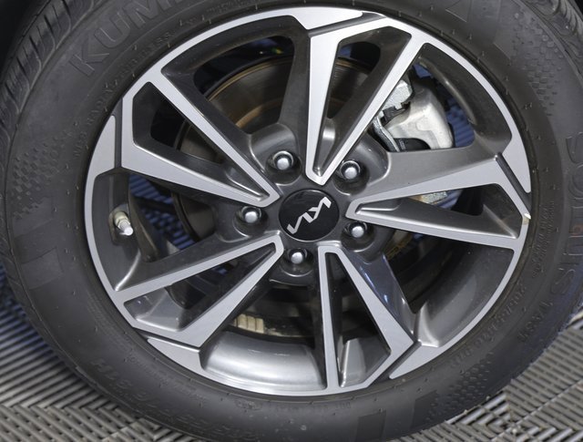 Certified 2024 Kia Forte LXS image 7