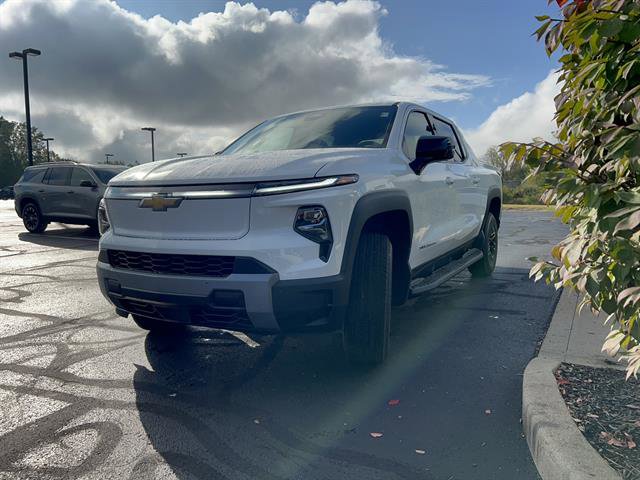New 2026 Chevrolet Silverado EV LT image 3